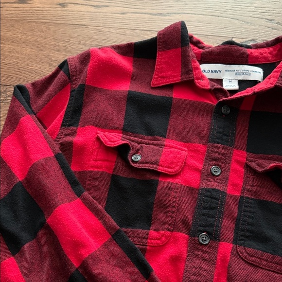 Old Navy Plaid Button-Up Shirt - Picture 3 of 3